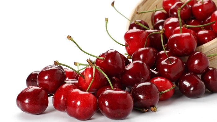 Quả anh đào hiện nay khá đắt đỏ nhưng cũng là một trong những loại trái cây ít calo giúp giảm cân.