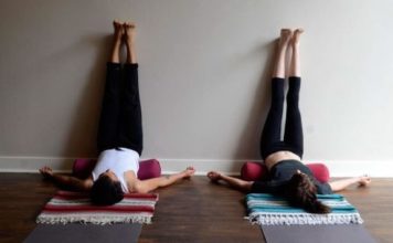 tập yoga trị đau lưng