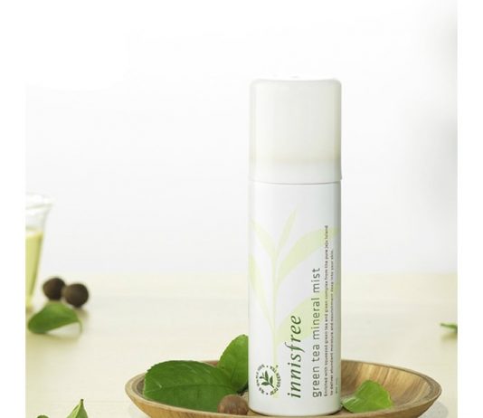 xịt khoáng trà xanh innisfree